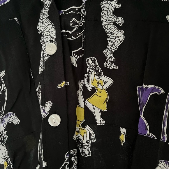 ModCloth Women’s Zombie Halloween Button Down Blouse Size Small NWT - Picture 2 of 4